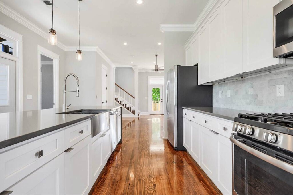 white shaker full kitchen 12