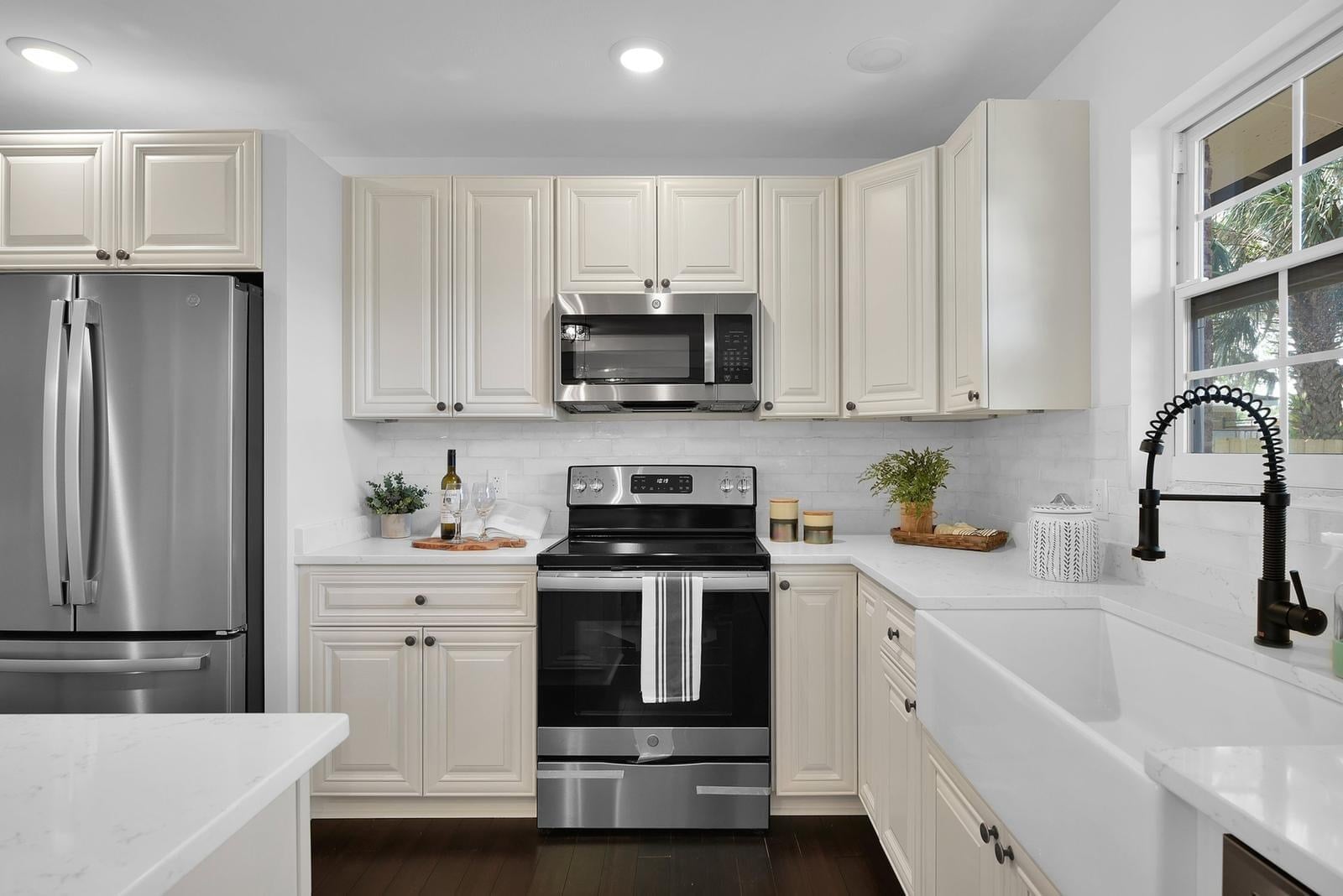 Pearl White Cabinets | Lafayette, LA Pearl White kitchen, Lafayette LA